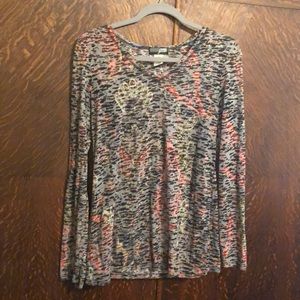 Women’s long sleeve then V-neck